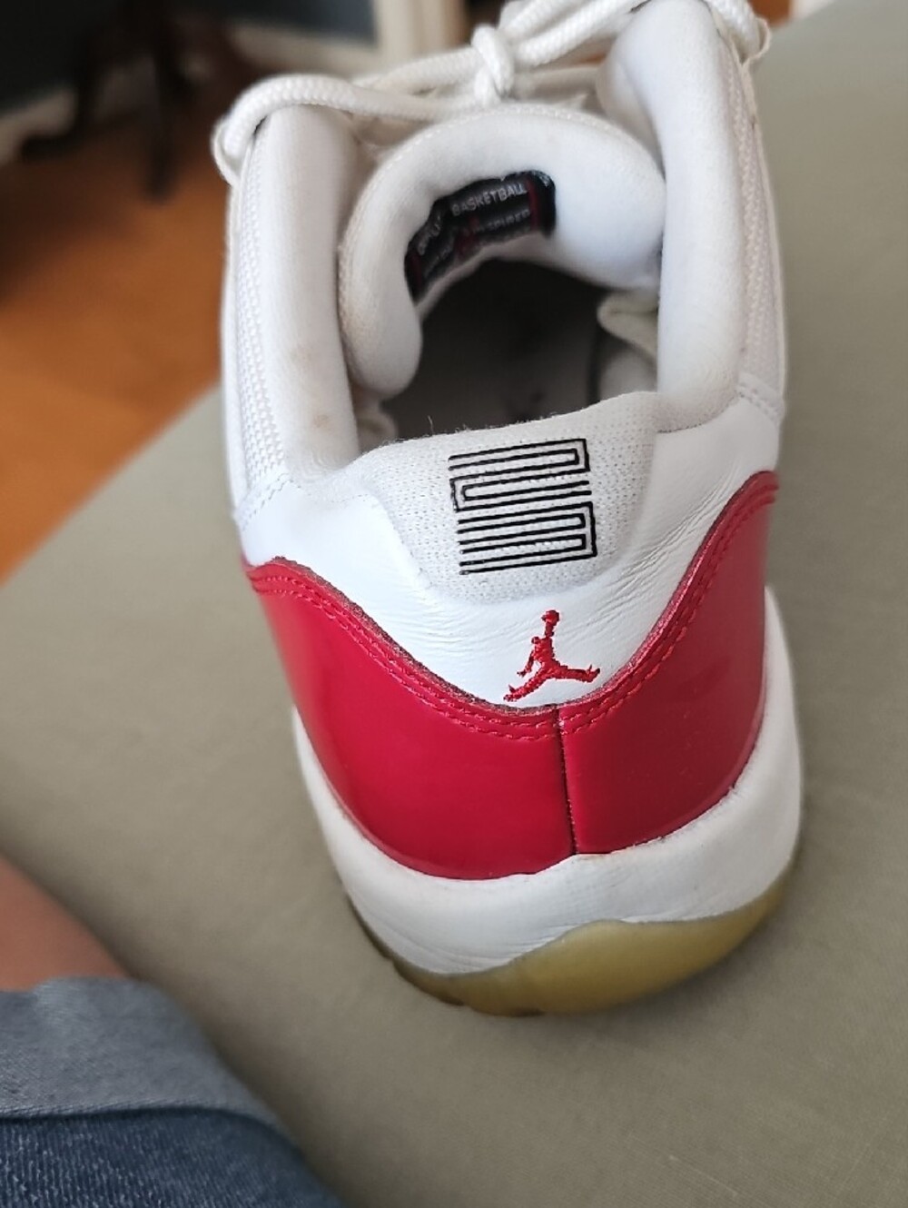Nike Retro Air Jordan Cherry And White - Picture 4 of 16